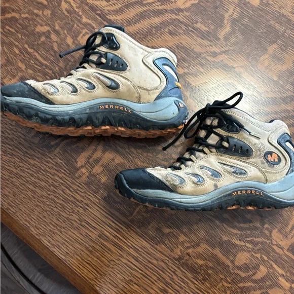 Merrell Tan and Black Men's Boots - Picture 3 of 7